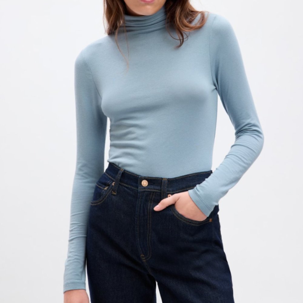 Gap Lightweight Turtleneck T-Shirt in Ice Blue